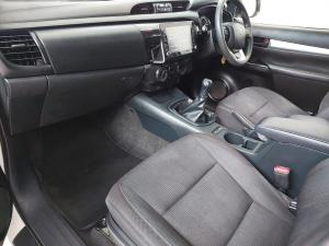 Toyota Hilux 2.4GD-6 double cab Raider manual - Image 7