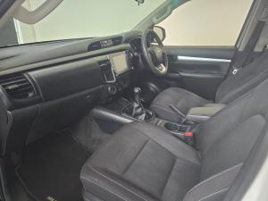 Toyota Hilux 2.4GD-6 double cab Raider manual - Image 7