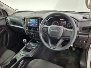 Isuzu D-Max 1.9TD single cab L manual - Image 8