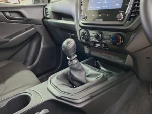 Isuzu D-Max 1.9TD single cab L manual - Image 9