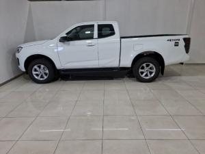 Isuzu D-Max 1.9TD Extended cab LS 4x4 auto - Image 2