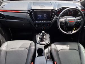 Isuzu D-Max 1.9TD double cab LS X-Rider manual - Image 11