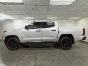 Mitsubishi Triton 2.4DI-D double cab GLS - Image 2
