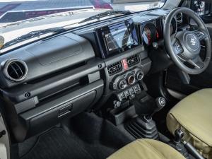 Suzuki Jimny 1.5 GLX AllGrip 3-door manual - Image 17