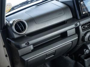 Suzuki Jimny 1.5 GLX AllGrip 3-door manual - Image 20