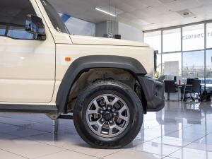 Suzuki Jimny 1.5 GLX AllGrip 3-door manual - Image 8