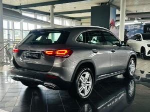 Mercedes-Benz GLA GLA200 - Image 2