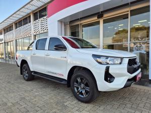Toyota Hilux 2.4GD-6 double cab 4x4 Raider manual - Image 1