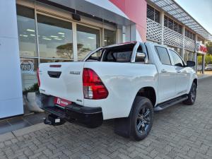 Toyota Hilux 2.4GD-6 double cab 4x4 Raider manual - Image 2