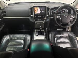Toyota Land Cruiser 200 4.5D-4D V8 VX - Image 6