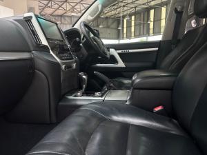 Toyota Land Cruiser 200 4.5D-4D V8 VX - Image 7