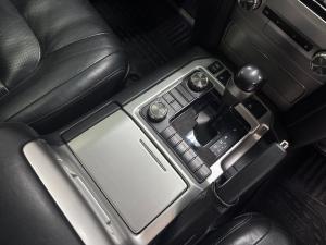 Toyota Land Cruiser 200 4.5D-4D V8 VX - Image 9