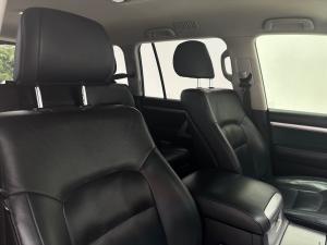 Toyota Land Cruiser 200 4.5D-4D V8 VX - Image 14