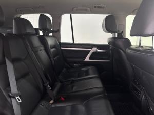 Toyota Land Cruiser 200 4.5D-4D V8 VX - Image 15