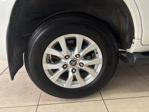 Toyota Land Cruiser 200 4.5D-4D V8 VX - Image 18