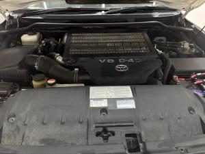 Toyota Land Cruiser 200 4.5D-4D V8 VX - Image 19