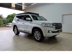 Toyota Land Cruiser 200 4.5D-4D V8 VX - Image 1