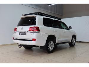 Toyota Land Cruiser 200 4.5D-4D V8 VX - Image 2
