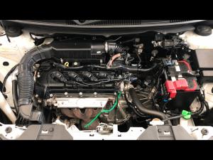 Toyota Starlet Cross 1.5 XS manual - Image 14