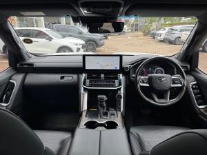 Toyota Land Cruiser 300 3.3D ZX - Image 6