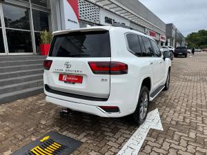 Toyota Land Cruiser 300 3.3D ZX - Image 2