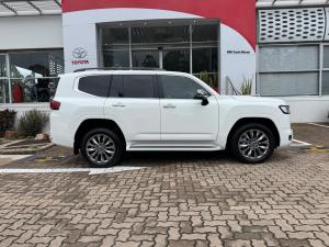 Toyota Land Cruiser 300 3.3D ZX - Image 3