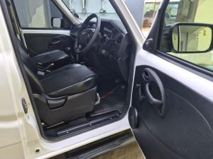 Mahindra Pik Up 2.2CRDe single cab dropside S4 (no aircon) - Image 12