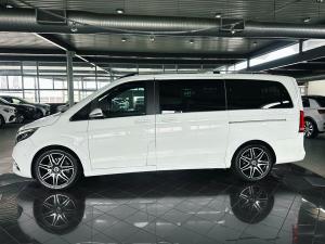 Mercedes-Benz V-Class V300d Exclusive - Image 13