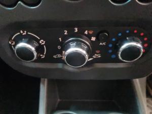 Nissan NP200 1.6i safety pack (aircon) - Image 10