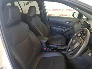 Toyota Corolla Cross 1.8 Hybrid GR-Sport - Image 16