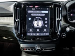 Volvo XC40 B4 Ultimate Dark - Image 17