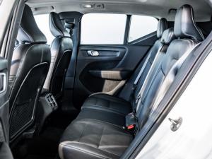 Volvo XC40 B4 Ultimate Dark - Image 22