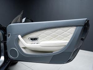 Bentley Continental GT W12 convertible - Image 17