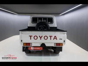 Toyota Land Cruiser 79 2.8GD-6 double cab auto - Image 5