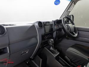 Toyota Land Cruiser 79 2.8GD-6 double cab auto - Image 7