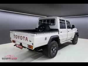 Toyota Land Cruiser 79 2.8GD-6 double cab auto - Image 2