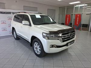 Toyota Land Cruiser 200 4.5D-4D V8 VX-R - Image 1