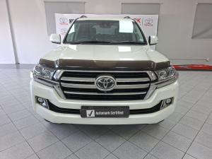 Toyota Land Cruiser 200 4.5D-4D V8 VX-R - Image 4