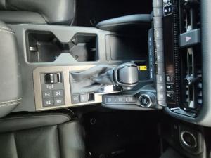 Toyota Land Cruiser Prado 2.8GD VX-R - Image 11