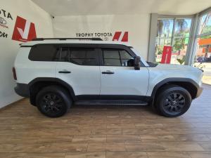 Toyota Land Cruiser Prado 2.8GD VX-R - Image 3