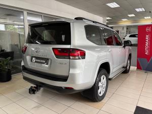 Toyota Land Cruiser 300 3.3D GX-R - Image 2