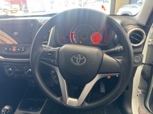 Toyota Vitz 1.0 XR manual - Image 8
