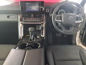 Toyota Land Cruiser 300 3.3D GX-R - Image 6