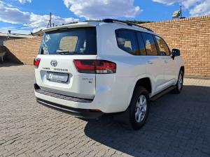 Toyota Land Cruiser 300 3.3D GX-R - Image 2