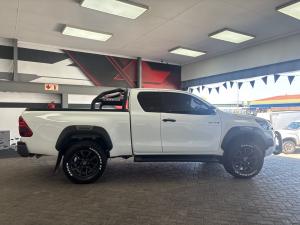 Toyota Hilux 2.8GD-6 Xtra cab 4x4 Legend auto - Image 3