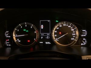 Lexus LX 5.7 V8 - Image 9