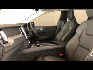 Volvo XC60 B5 AWD Ultimate Dark - Image 7