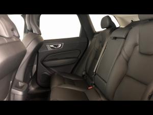 Volvo XC60 B5 AWD Ultimate Dark - Image 11