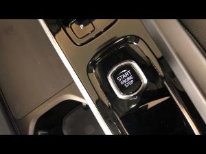 Volvo XC60 B5 AWD Ultimate Dark - Image 16
