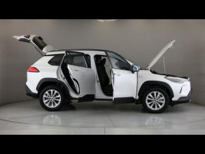 Toyota Corolla Cross 1.8 HEV XS - Image 30